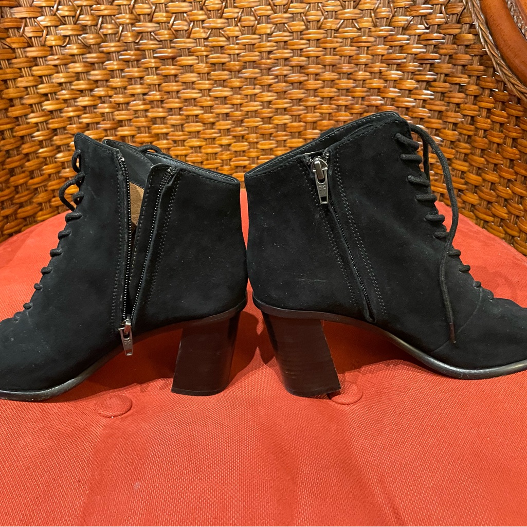 Frye 6.5 Suede Lace Up Peep Toe Bootie